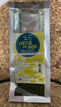Frische Laitue de Mer – zartgrüne Meeresalgen, naturbelassen und getrocknet, auf Holzbrett angerichtet